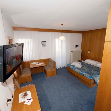 קאמפיטלו די פאסה Hotel Ladina מראה חיצוני תמונה