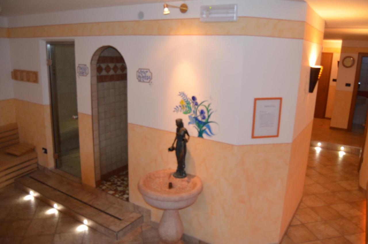 קאמפיטלו די פאסה Hotel Ladina מראה חיצוני תמונה
