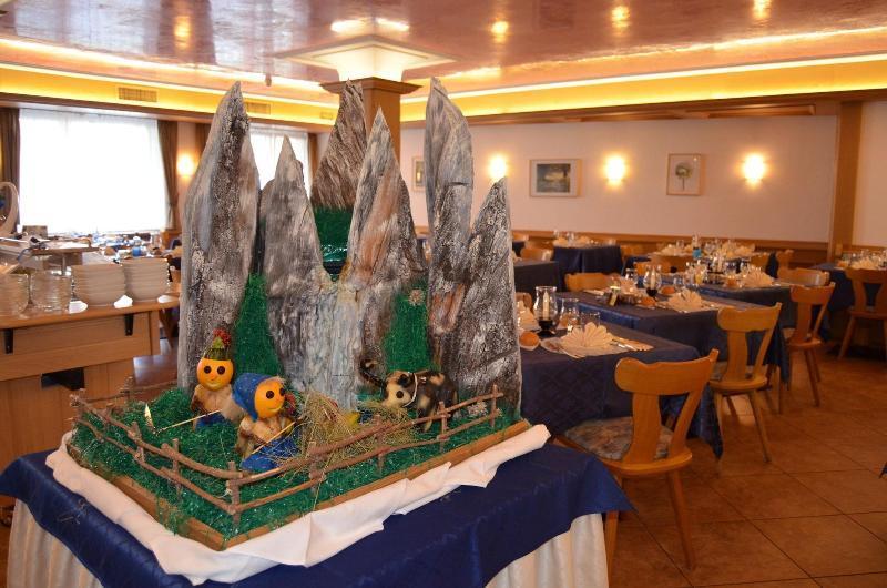 קאמפיטלו די פאסה Hotel Ladina מראה חיצוני תמונה