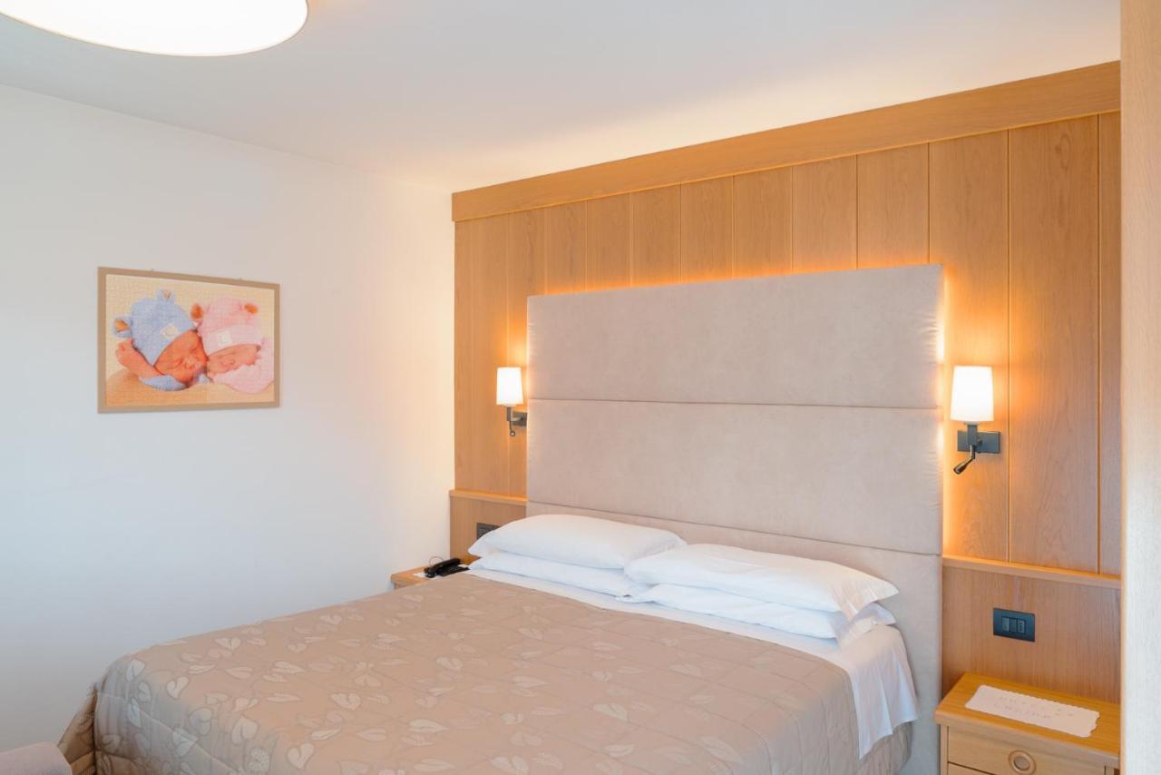 קאמפיטלו די פאסה Hotel Ladina מראה חיצוני תמונה