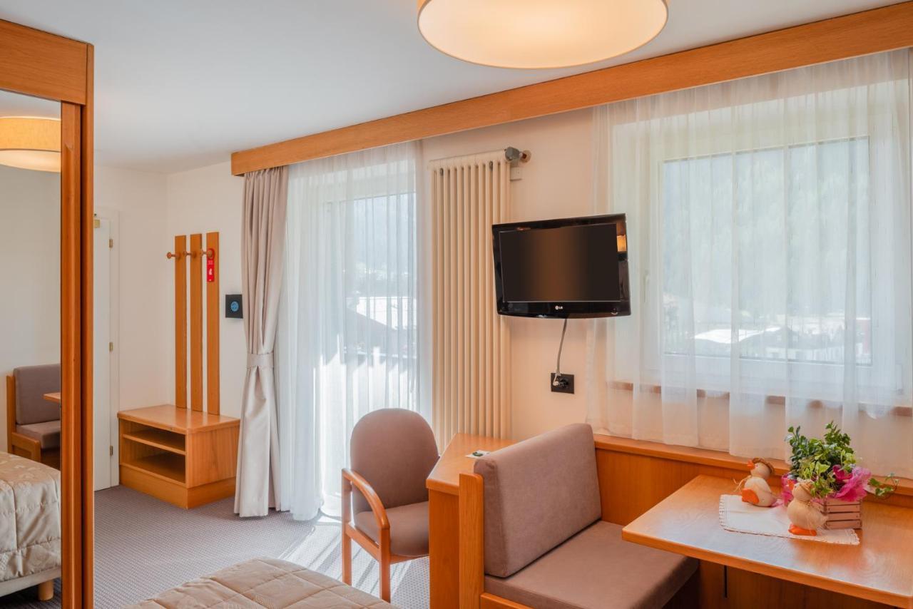 קאמפיטלו די פאסה Hotel Ladina מראה חיצוני תמונה