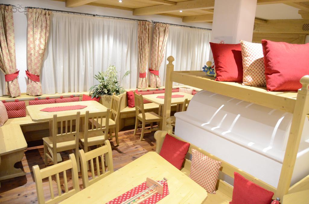 קאמפיטלו די פאסה Hotel Ladina מראה חיצוני תמונה