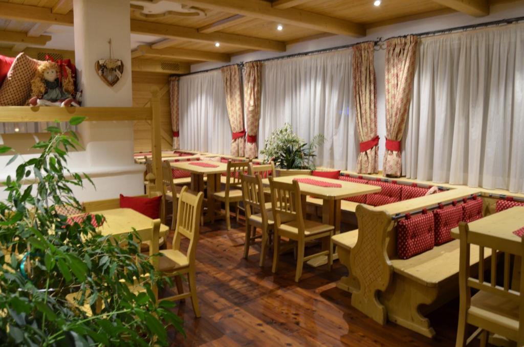 קאמפיטלו די פאסה Hotel Ladina מראה חיצוני תמונה