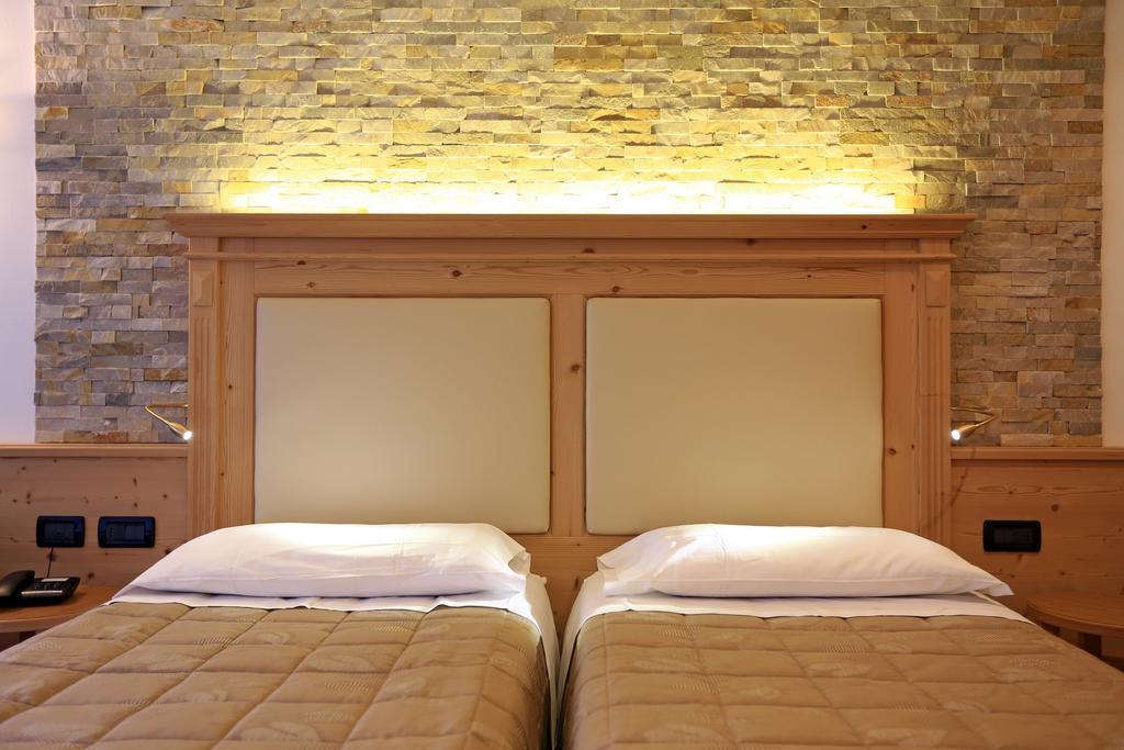 קאמפיטלו די פאסה Hotel Ladina חדר תמונה