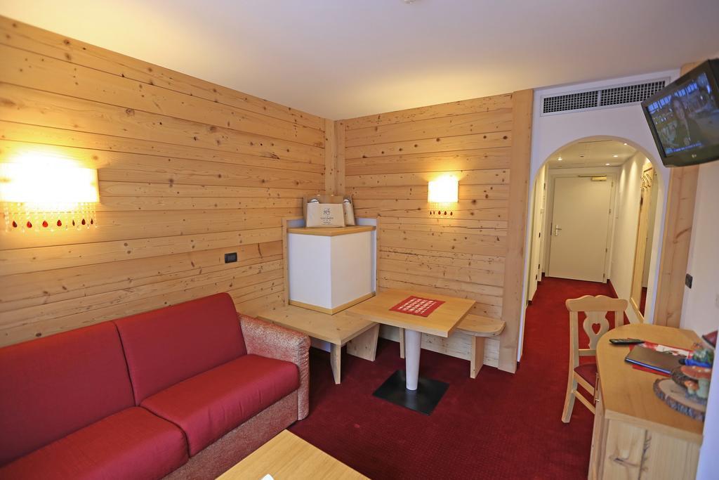 קאמפיטלו די פאסה Hotel Ladina חדר תמונה